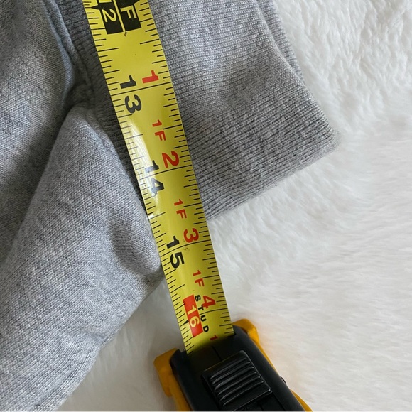 3/30$🤍 CHAMPION | Grey cut off sweat shorts - Picture 5 of 6